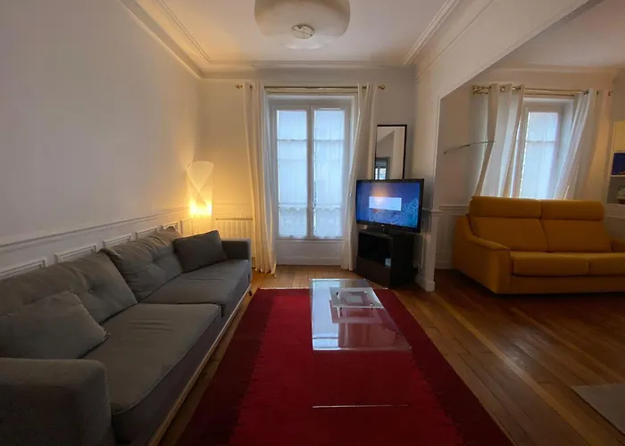 Motte Picquet Theatre Paris